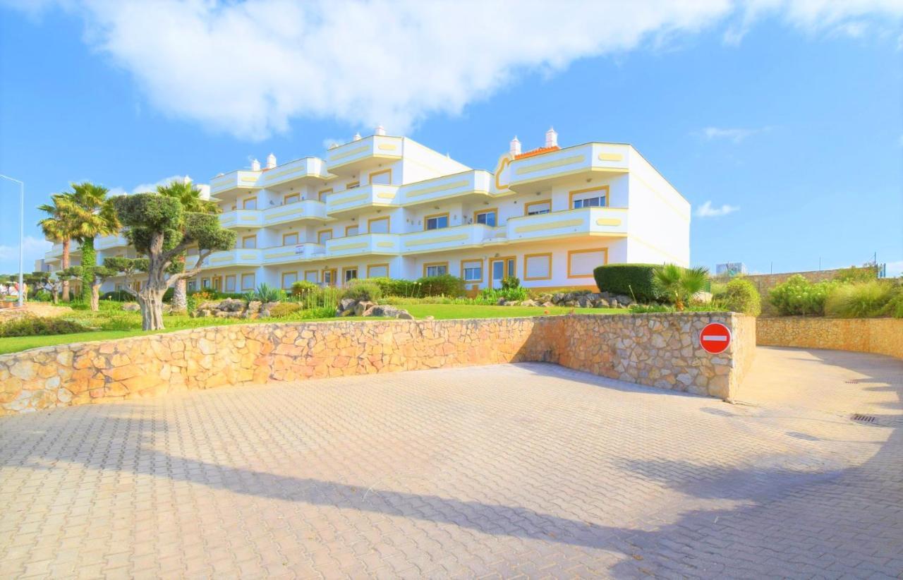 Private Large Terrace Facing The Swimming Pool Apartment Guia  Exterior photo
